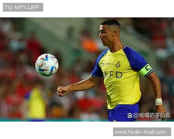 足球金光柱照耀绿茵场传奇瞬间展现运动精神与团队合作的完美结合